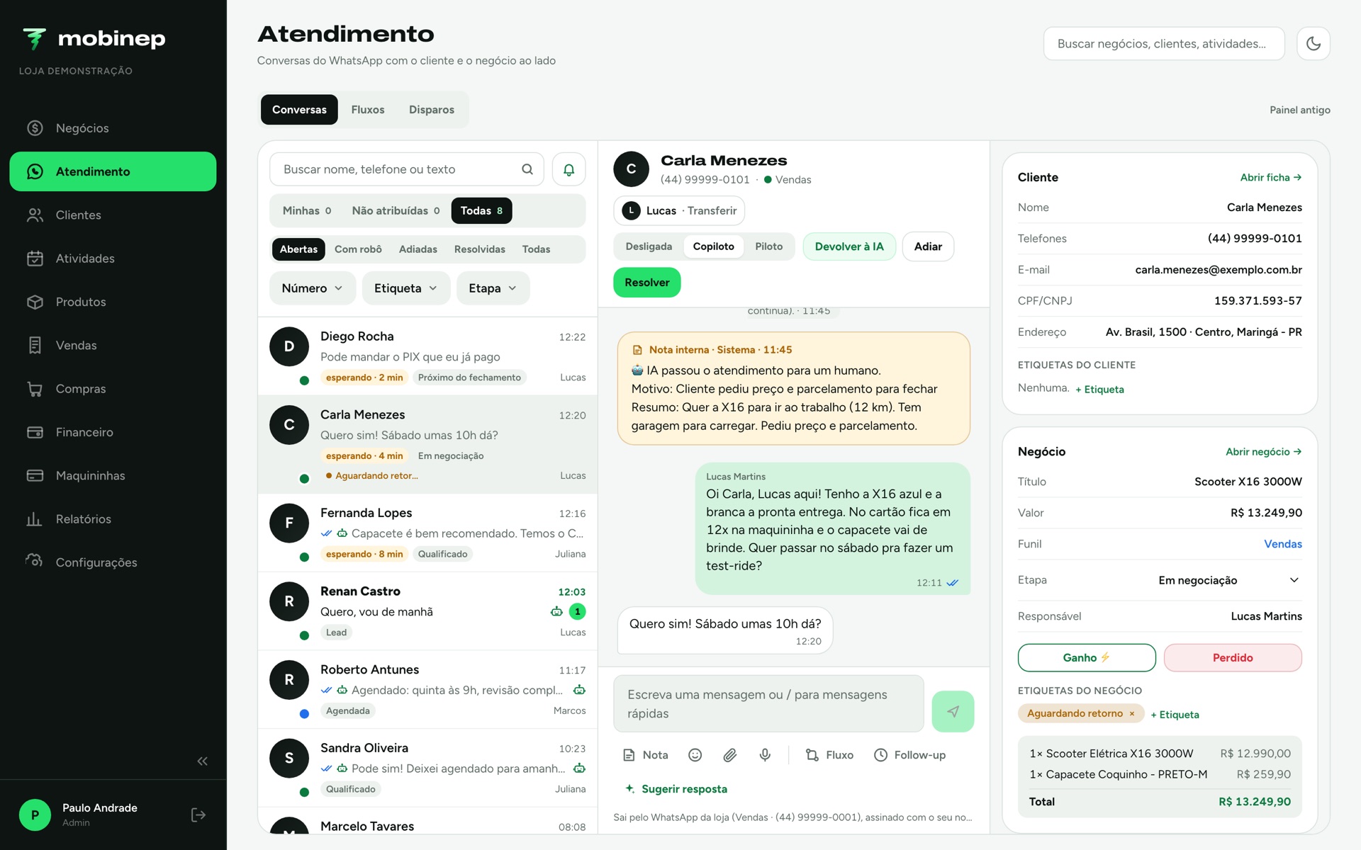 Tela de atendimento do WhatsApp no Mobinep, com a conversa e o negócio ao lado