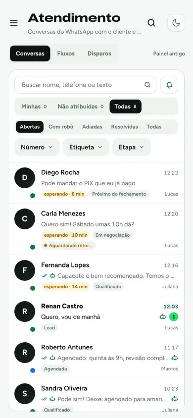 Gravação no celular: a conversa de WhatsApp da cliente, a resposta da IA e a ficha do negócio